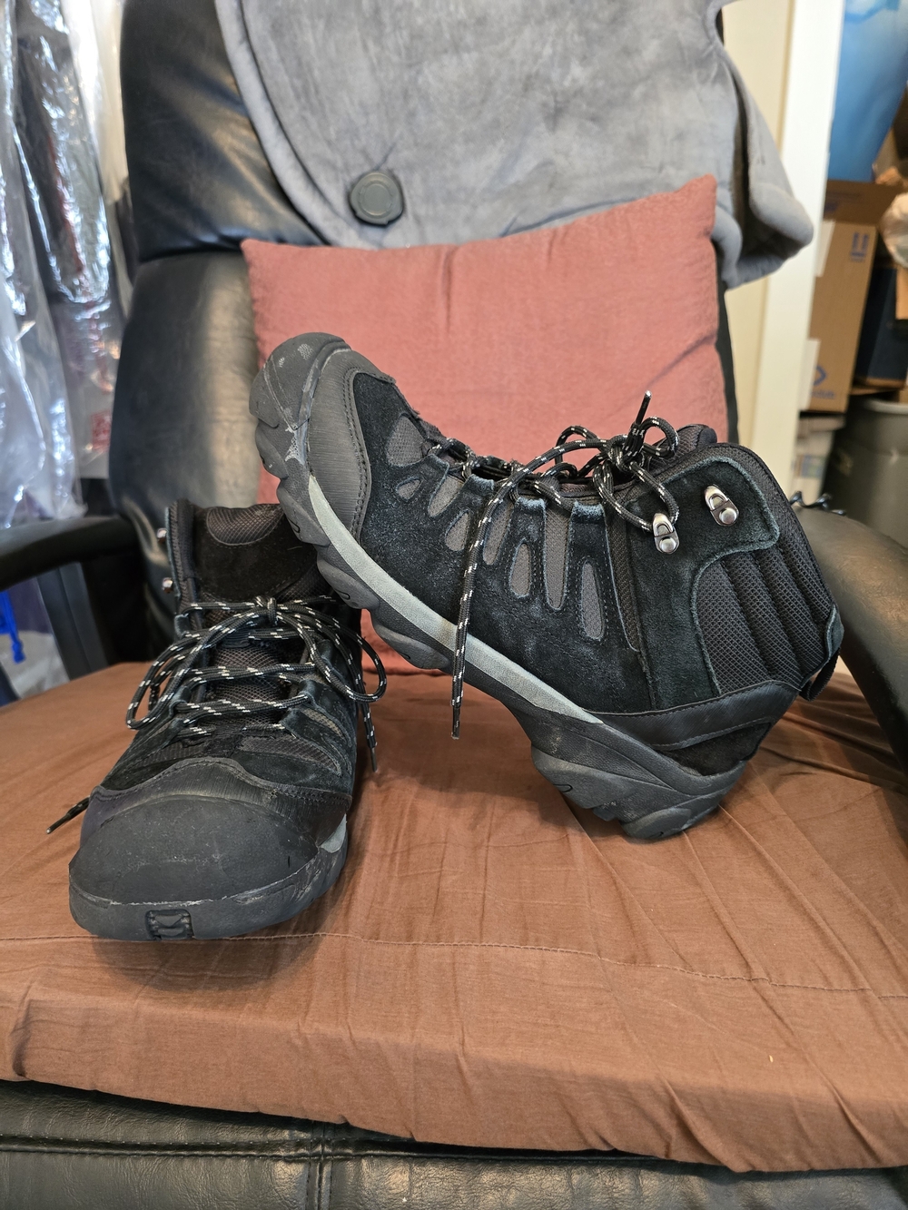 Men's Black Hiking Boots - Durable Outdoor Trail Shoes